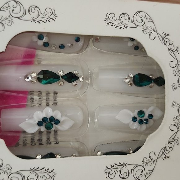 BOGO SALE!! Brand BEAUTIFUL NAIL False Nails-XL - Picture 4 of 4